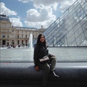 Meet your Posher, Daniela